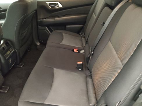 Used 2018 Nissan Pathfinder SV FWD image 18