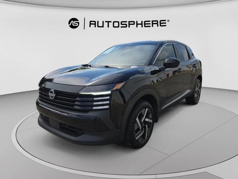 Used 2025 Nissan Kicks SV FWD image 3