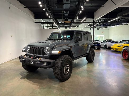Used 2025 Jeep Wrangler Unlimited Rubicon 392 image 36