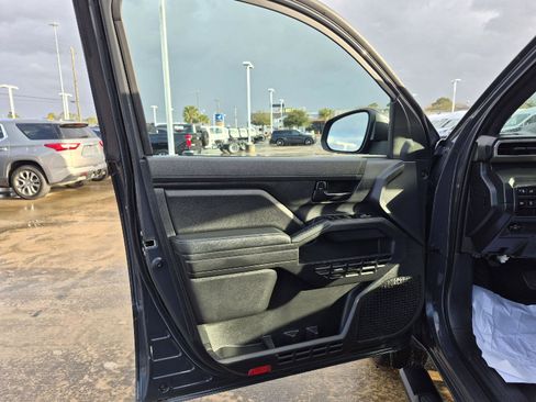 Used 2024 Toyota Tacoma SR image 12