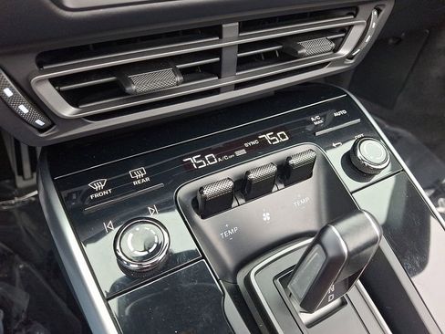 Used 2021 Porsche 911 Turbo S image 17