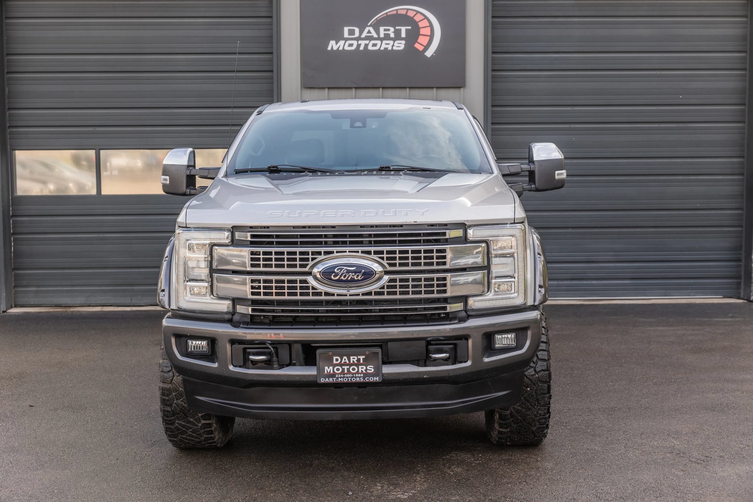 Used 2017 Ford F250 Platinum w/ Platinum Ultimate Package AWD/4WD image 2