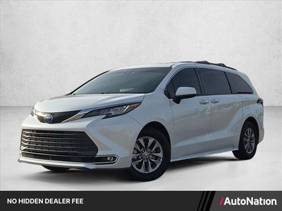 Used 2022 Toyota Sienna XLE