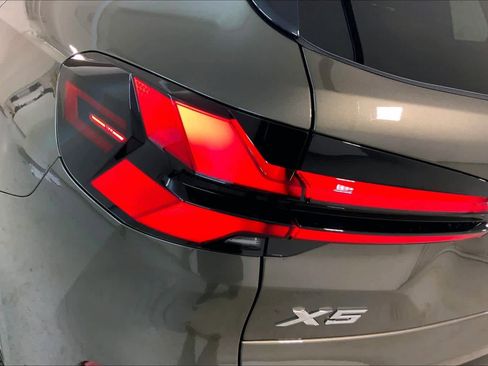 New 2026 BMW X5 xDrive50e image 14