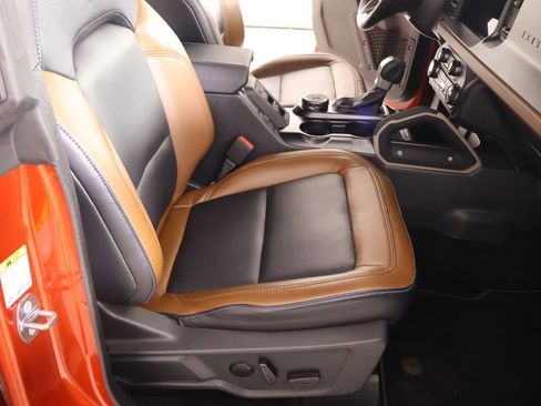 Used 2024 Ford Bronco Outer Banks image 16