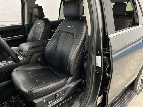 Used 2021 Ford Expedition Platinum image 4