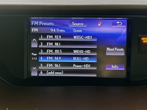 Used 2017 Lexus ES 300h w/ Luxury Package FWD image 21