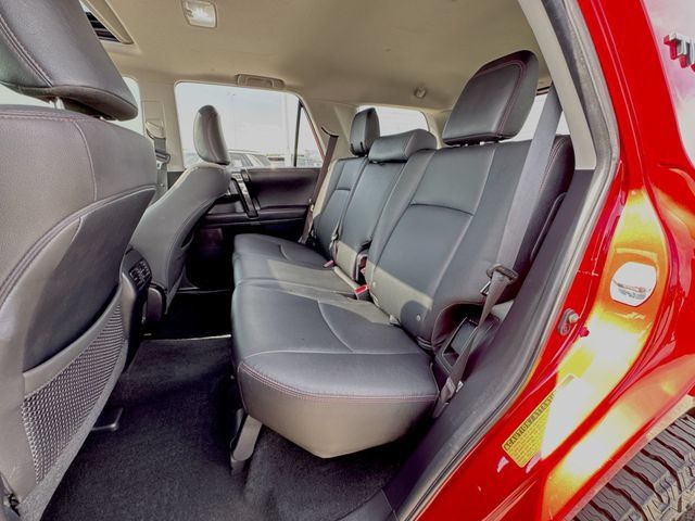 Used 2022 Toyota 4Runner TRD Off-Road Premium AWD/4WD image 26