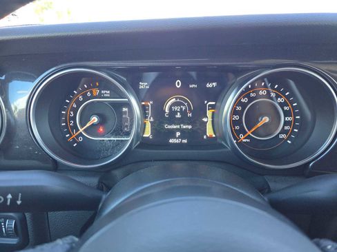 Used 2021 Jeep Gladiator Sport image 22
