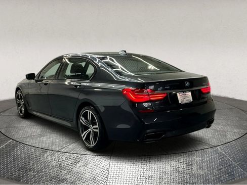 Used 2017 BMW 750i image 6