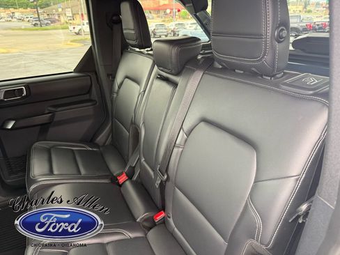 Used 2025 Ford Bronco Outer Banks AWD/4WD image 15