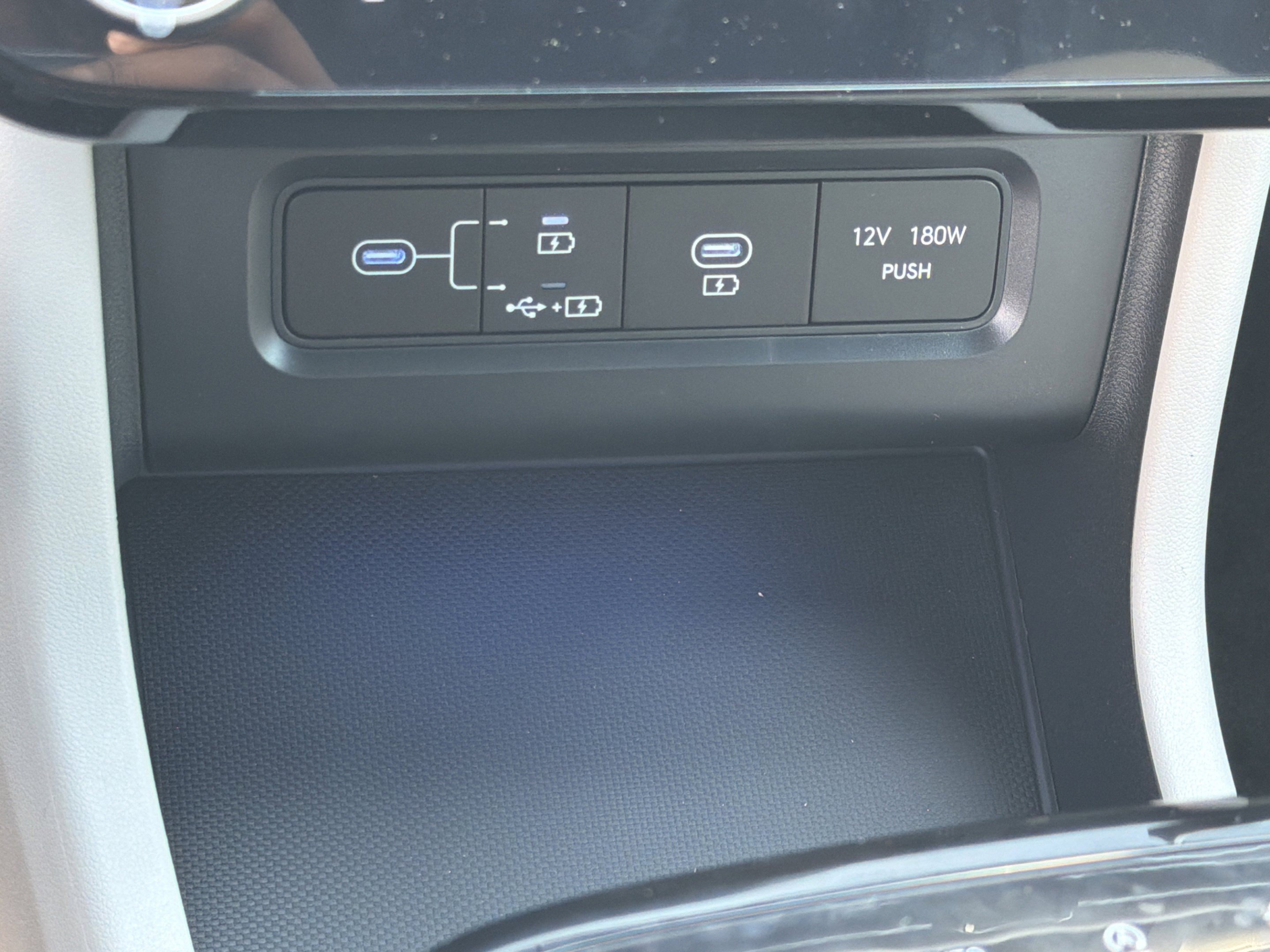 New 2026 Hyundai Tucson Limited FWD image 24