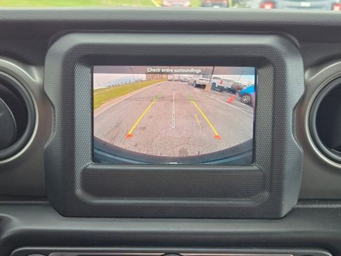 Used 2022 Jeep Wrangler Sport AWD/4WD image 21