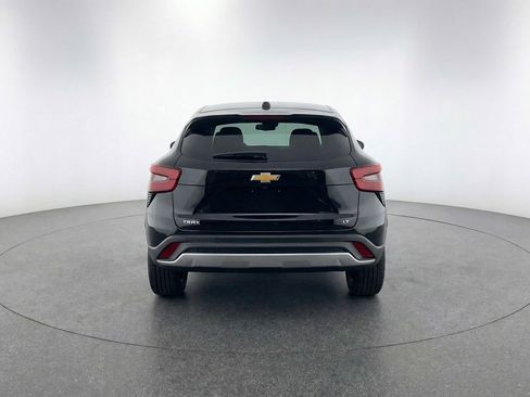 Used 2025 Chevrolet Trax LT FWD image 7