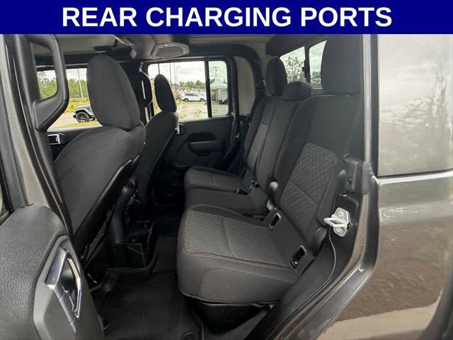 Certified 2025 Jeep Gladiator Mojave w/ Safety Group AWD/4WD image 17