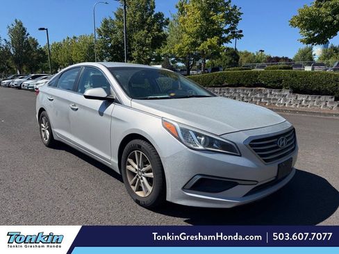 Used 2017 Hyundai Sonata SE FWD image 1