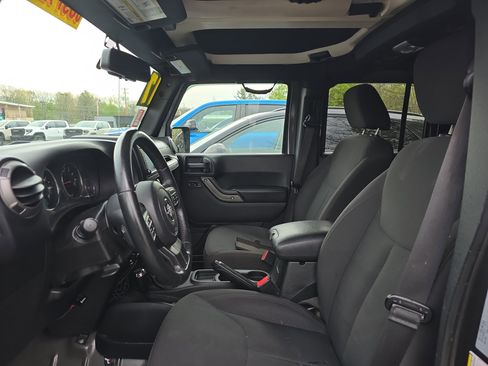 Used 2017 Jeep Wrangler Unlimited Sport w/ Quick Order Package 23S AWD/4WD image 11