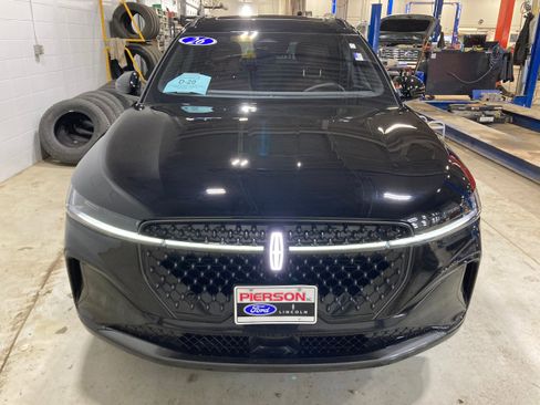 Used 2026 Lincoln Nautilus Reserve w/ Jet Appearance Package AWD/4WD image 2