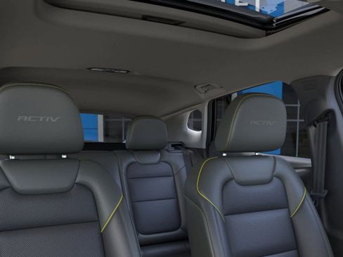 New 2025 Chevrolet Trax ACTIV w/ Sunroof Package image 24