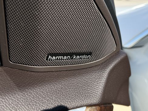 Used 2016 Mercedes-Benz E 350 Sedan image 29
