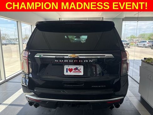 Used 2023 Chevrolet Suburban Premier image 4