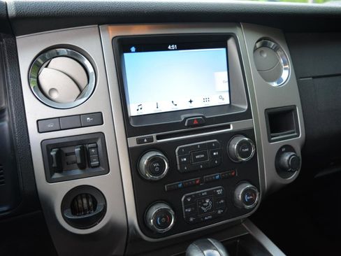 Used 2017 Ford Expedition XLT w/ Equipment Group 202A image 24