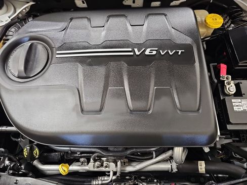 Used 2016 Jeep Cherokee Limited image 33