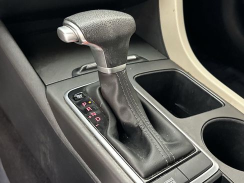 Used 2017 Kia Optima LX image 24