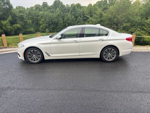 Used 2017 BMW 530i RWD image 1