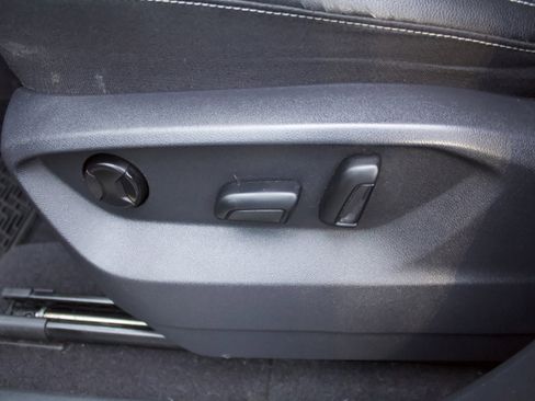 Used 2020 Volkswagen Atlas Cross Sport SE image 13