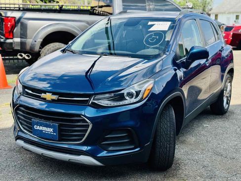 Used 2020 Chevrolet Trax LT w/ Sun & Sound Package AWD/4WD image 10