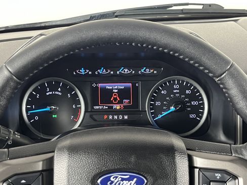 Used 2018 Ford Expedition XLT w/ Equipment Group 201A AWD/4WD image 13