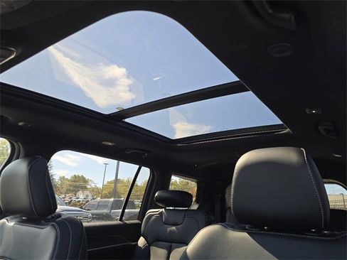 New 2025 Jeep Grand Cherokee L Limited image 9