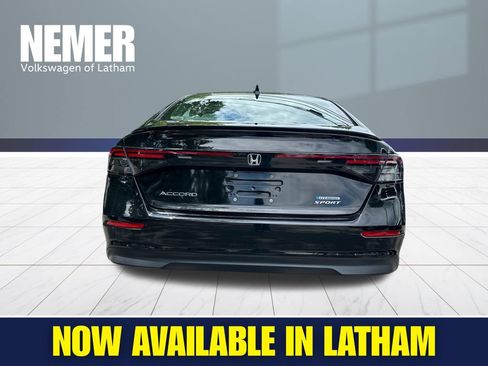 Used 2023 Honda Accord Sport image 3