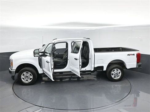 Used 2025 Ford F350 XLT image 57