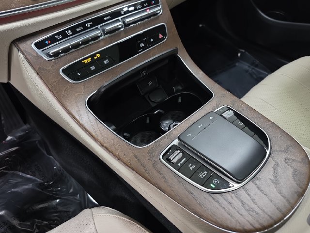 Used 2023 Mercedes-Benz E 350 4MATIC Sedan image 25