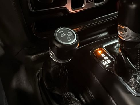 Used 2024 Jeep Wrangler Unlimited Sahara w/ Technology Group AWD/4WD image 20