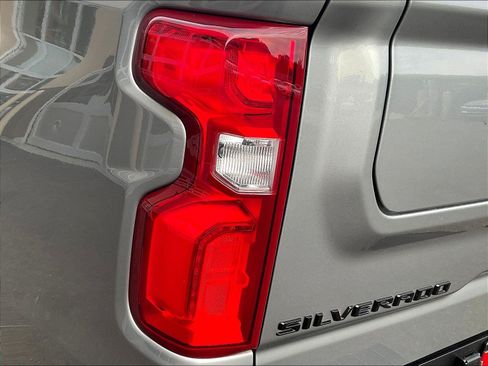Used 2025 Chevrolet Silverado 1500 LT Trail Boss w/ Convenience Package II AWD/4WD image 24