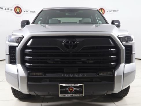 Used 2025 Toyota Tundra Limited AWD/4WD image 50