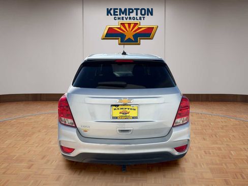 Used 2022 Chevrolet Trax LS w/ Tint and Cruise Package image 5