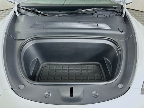 Used 2023 Tesla Model Y 2WD image 34