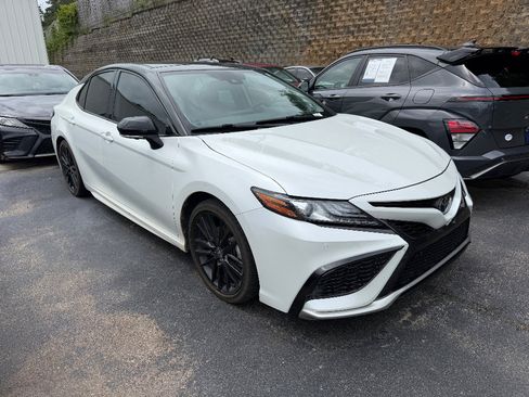Used 2024 Toyota Camry XSE w/ Navigation Package FWD image 2
