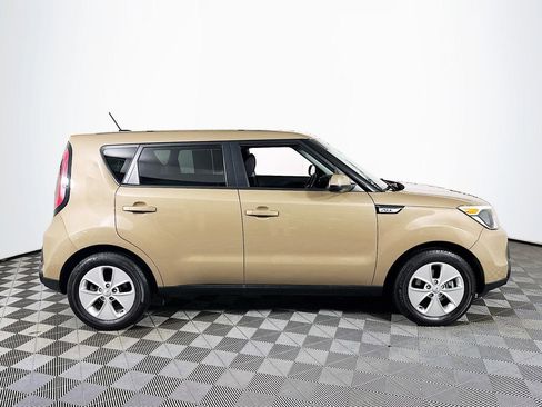 Used 2016 Kia Soul Base image 8