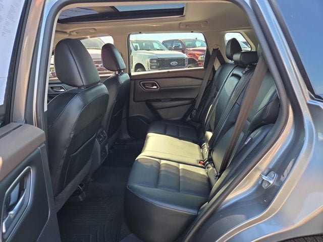 Used 2021 Nissan Rogue SV w/ Premium Package AWD/4WD image 12