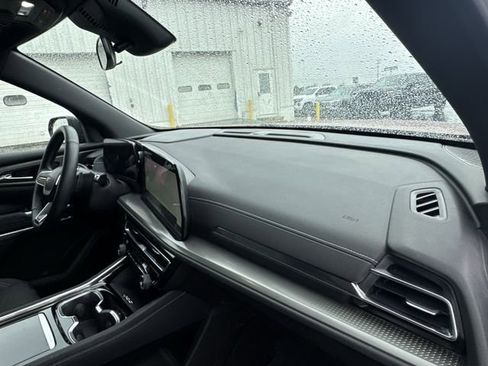 Certified 2024 Chevrolet Traverse LT image 30