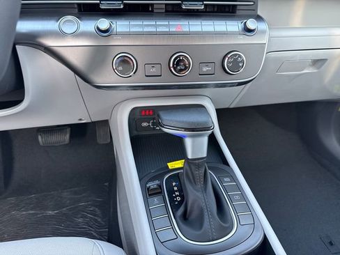 New 2026 Hyundai Kona SE image 19
