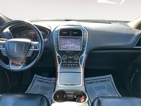 Used 2019 Lincoln Nautilus Select image 11