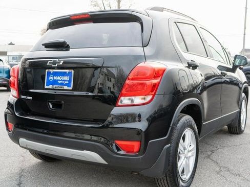 Used 2022 Chevrolet Trax LT w/ LT Convenience Package image 6