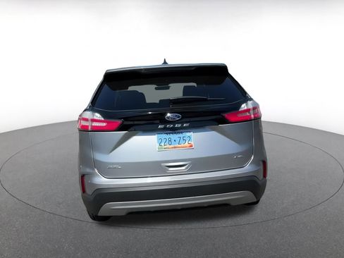 Used 2024 Ford Edge SEL image 12