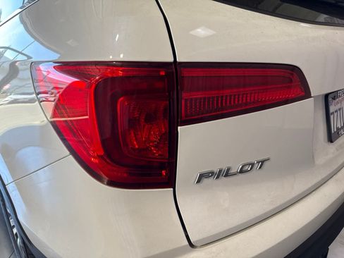 Used 2017 Honda Pilot EX-L image 11